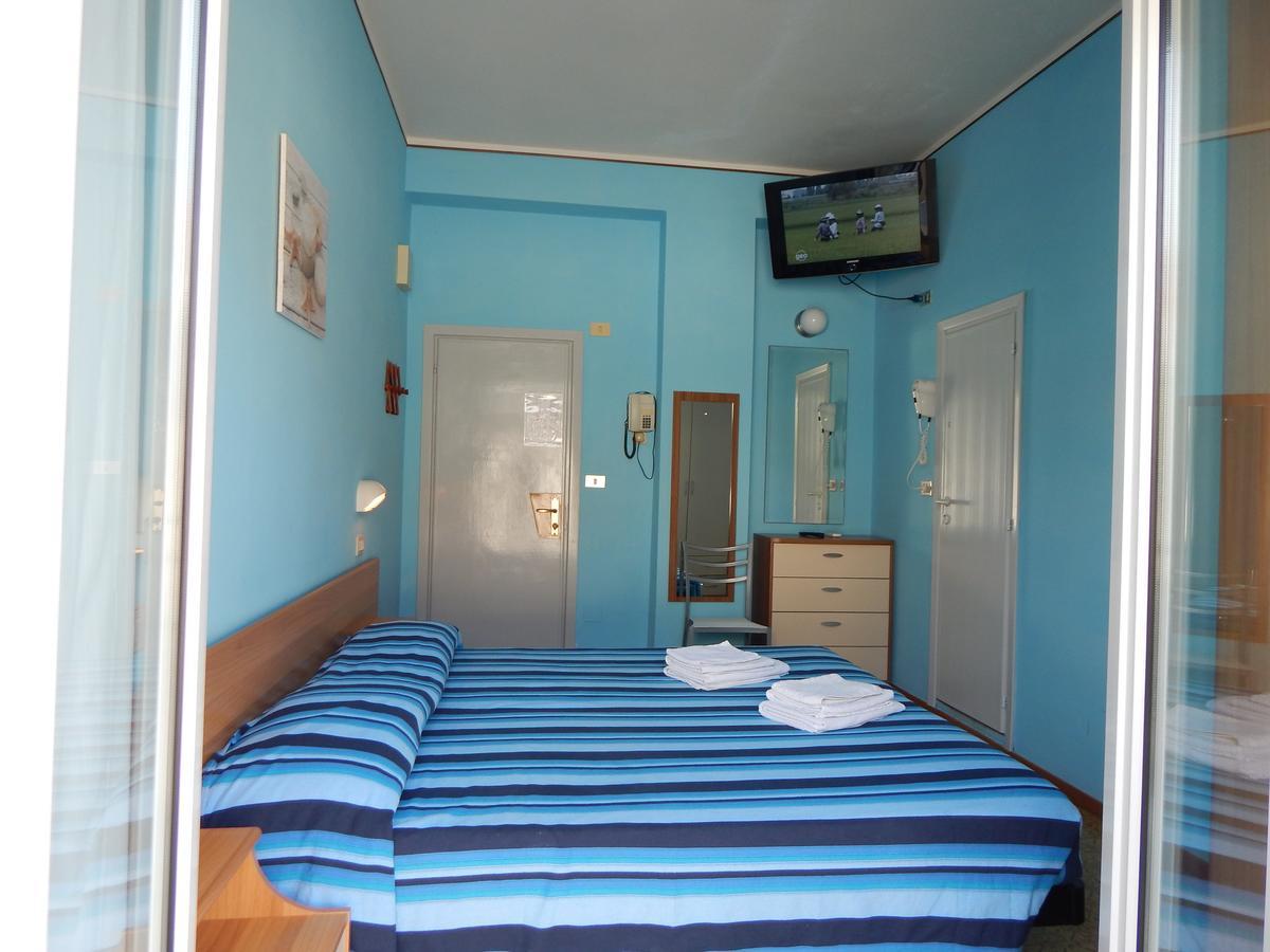 Hotel Vera Риччоне Экстерьер фото