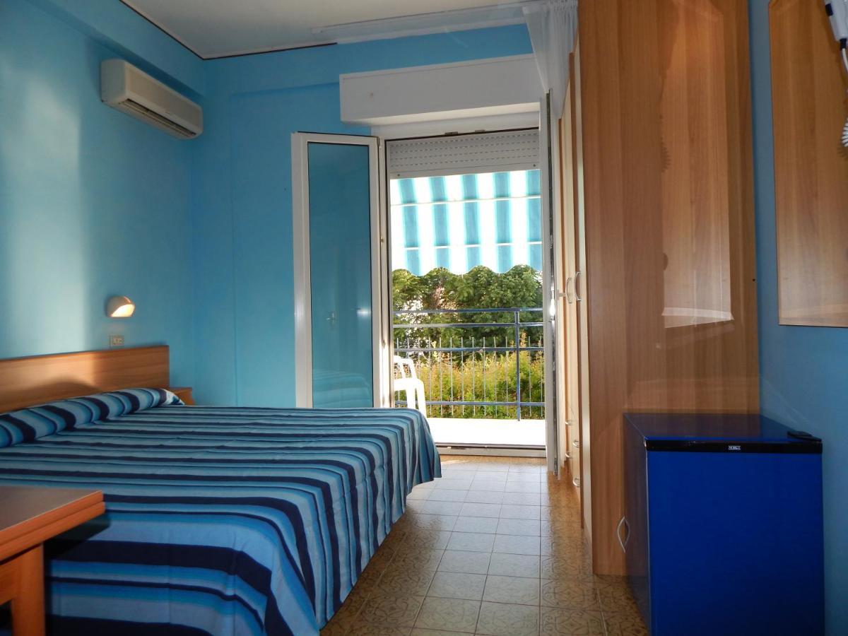 Hotel Vera Риччоне Экстерьер фото