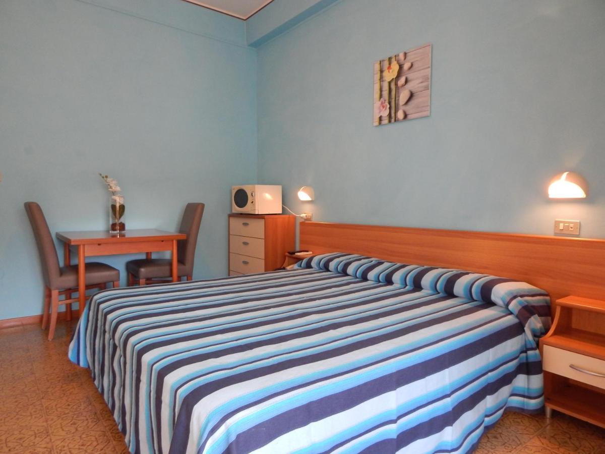 Hotel Vera Риччоне Экстерьер фото